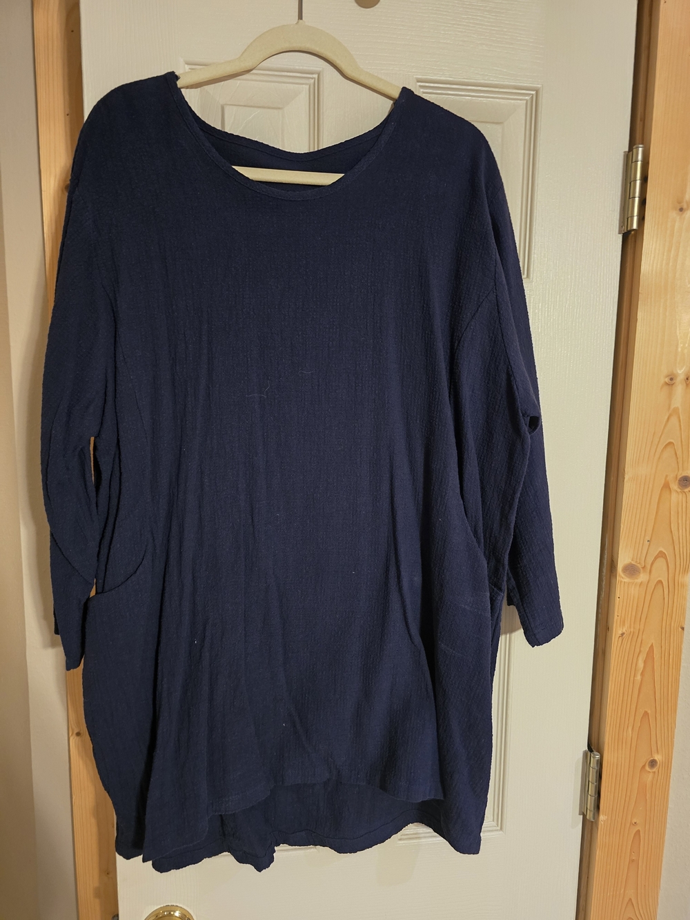 Navy Relaxed Long-Sleeve Women’s Tunic Top